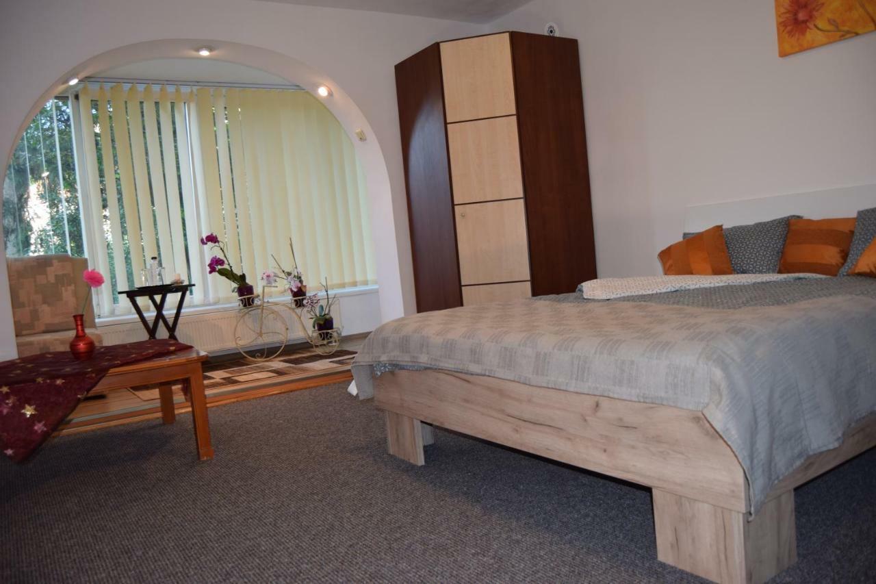 Central Appartment St'S Martin Church Braşov Eksteriør billede