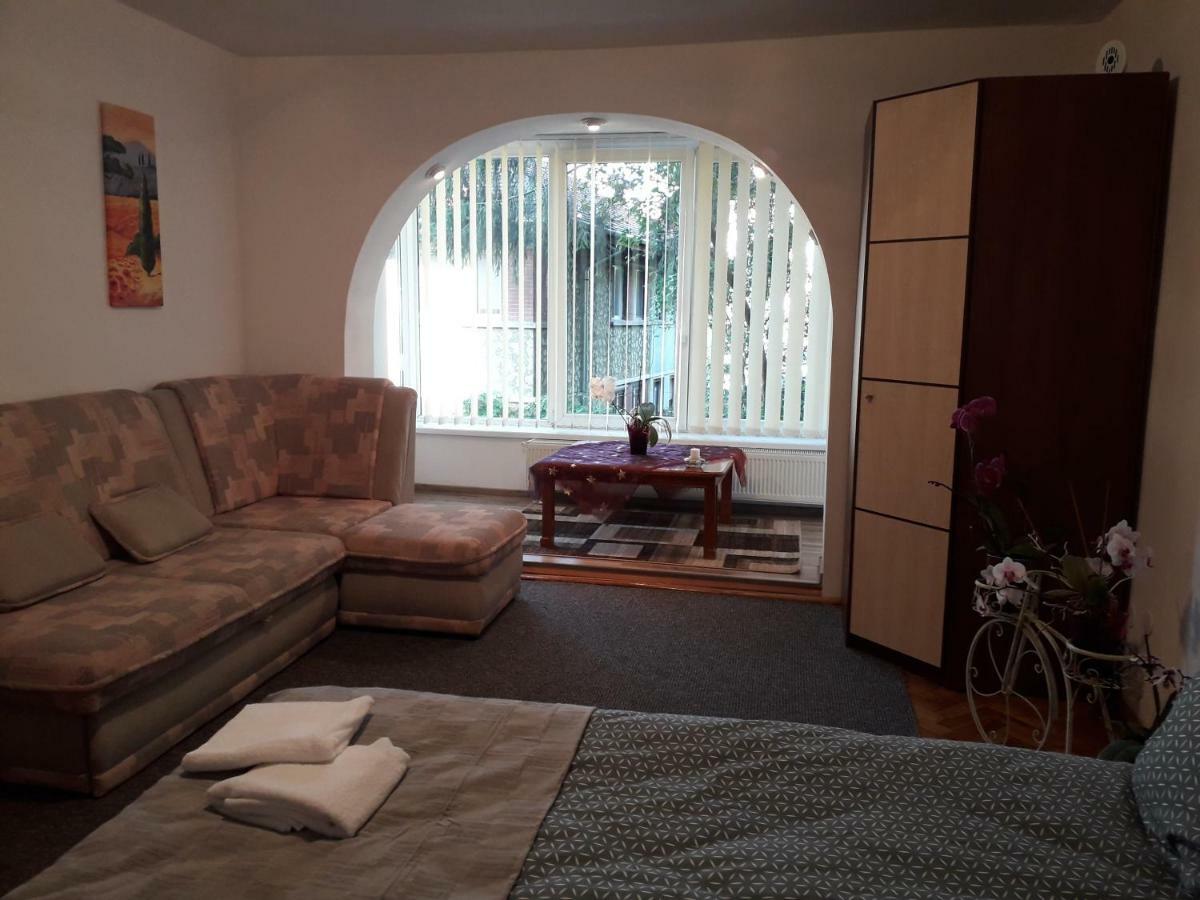 Central Appartment St'S Martin Church Braşov Eksteriør billede