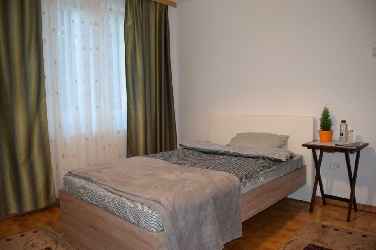 Central Appartment St'S Martin Church Braşov Eksteriør billede