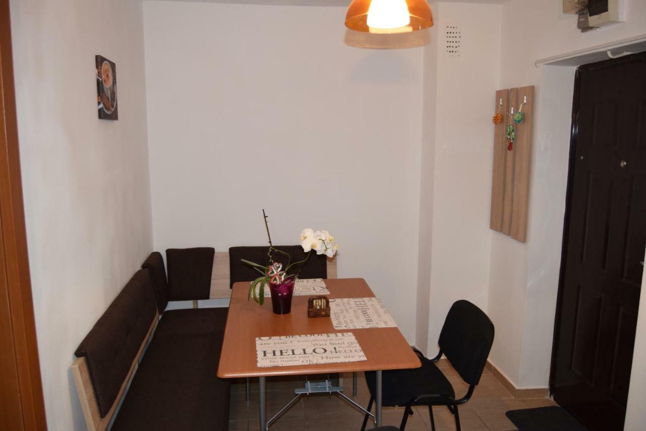 Central Appartment St'S Martin Church Braşov Eksteriør billede