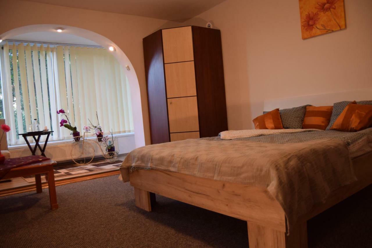 Central Appartment St'S Martin Church Braşov Eksteriør billede